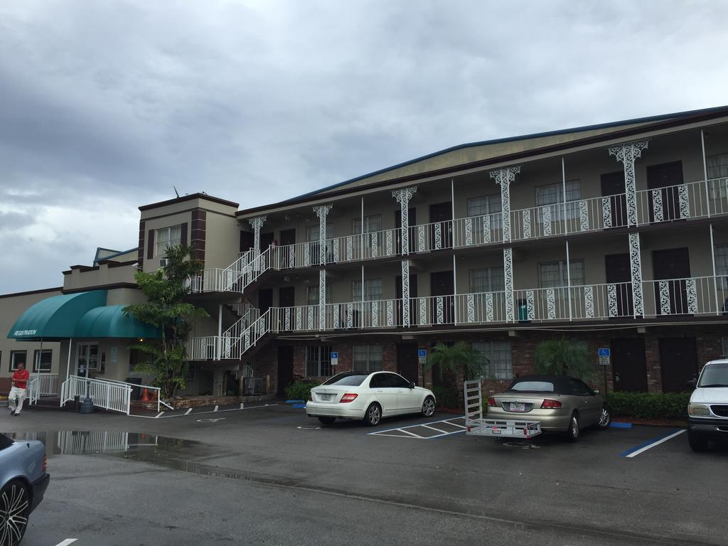 Executive Economy Lodge Pompano Beach Bagian luar foto